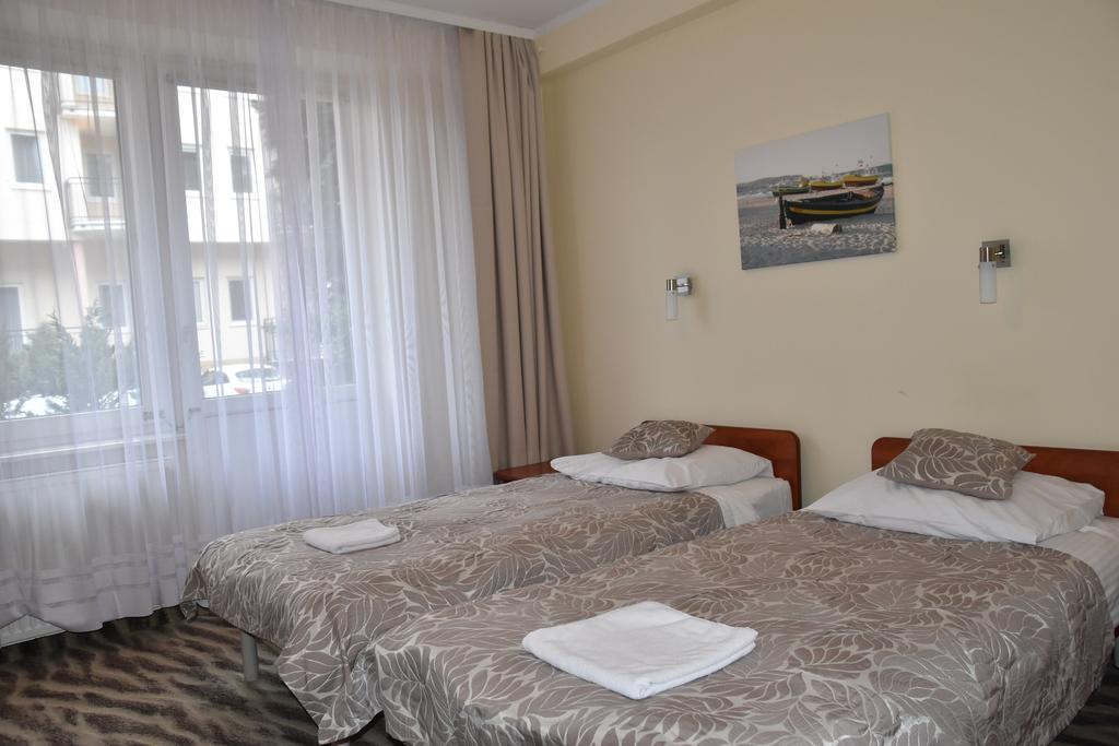 Hotel *** Nat Kołobrzeg Esterno foto