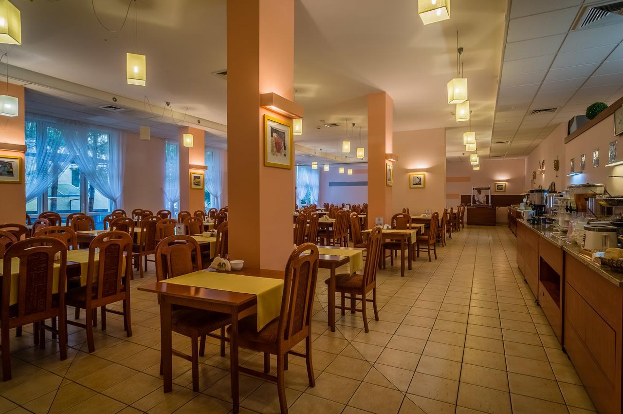 Hotel *** Nat Kołobrzeg Esterno foto