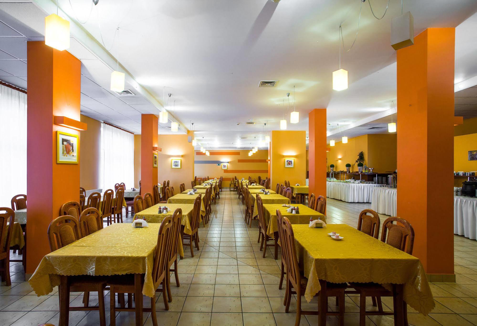Hotel *** Nat Kołobrzeg Esterno foto